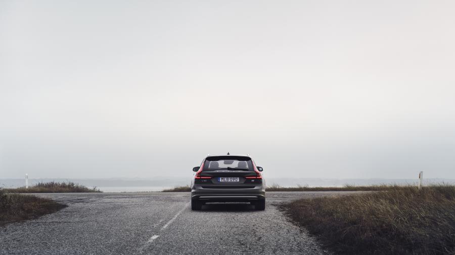  Volvo V90 T8 AWD Recharge Inscription 2020 года  (WW) (фото 4 из 9)